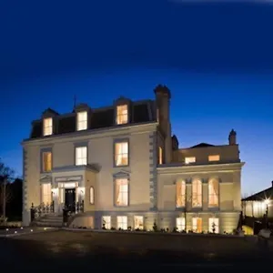  Apartment Award Winning, 2 Bedroom Apartment.10mins To City